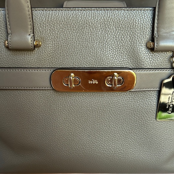 Coach Swagger Carryall Grey Pebble Leather Shoulder Bag with Two Tags - Picture 13 of 16